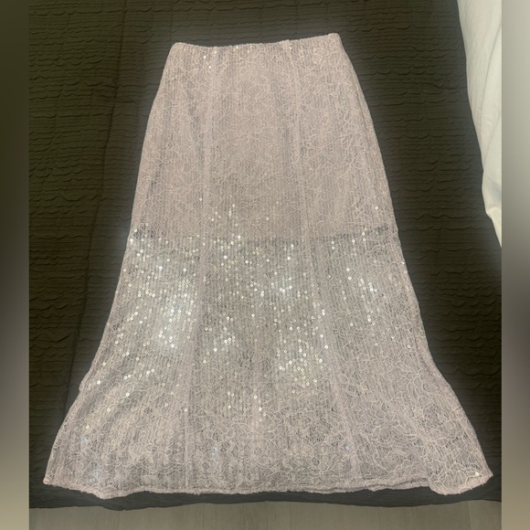 NWT Elliatt Pale lavender/pinkLace sequins Midi Skirt Size Small
